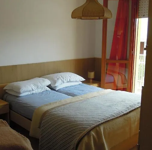 In A With Swimming Pool * Бібіоне