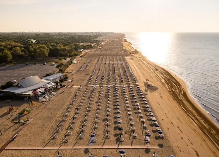 In A With Swimming Pool ビビオーネ